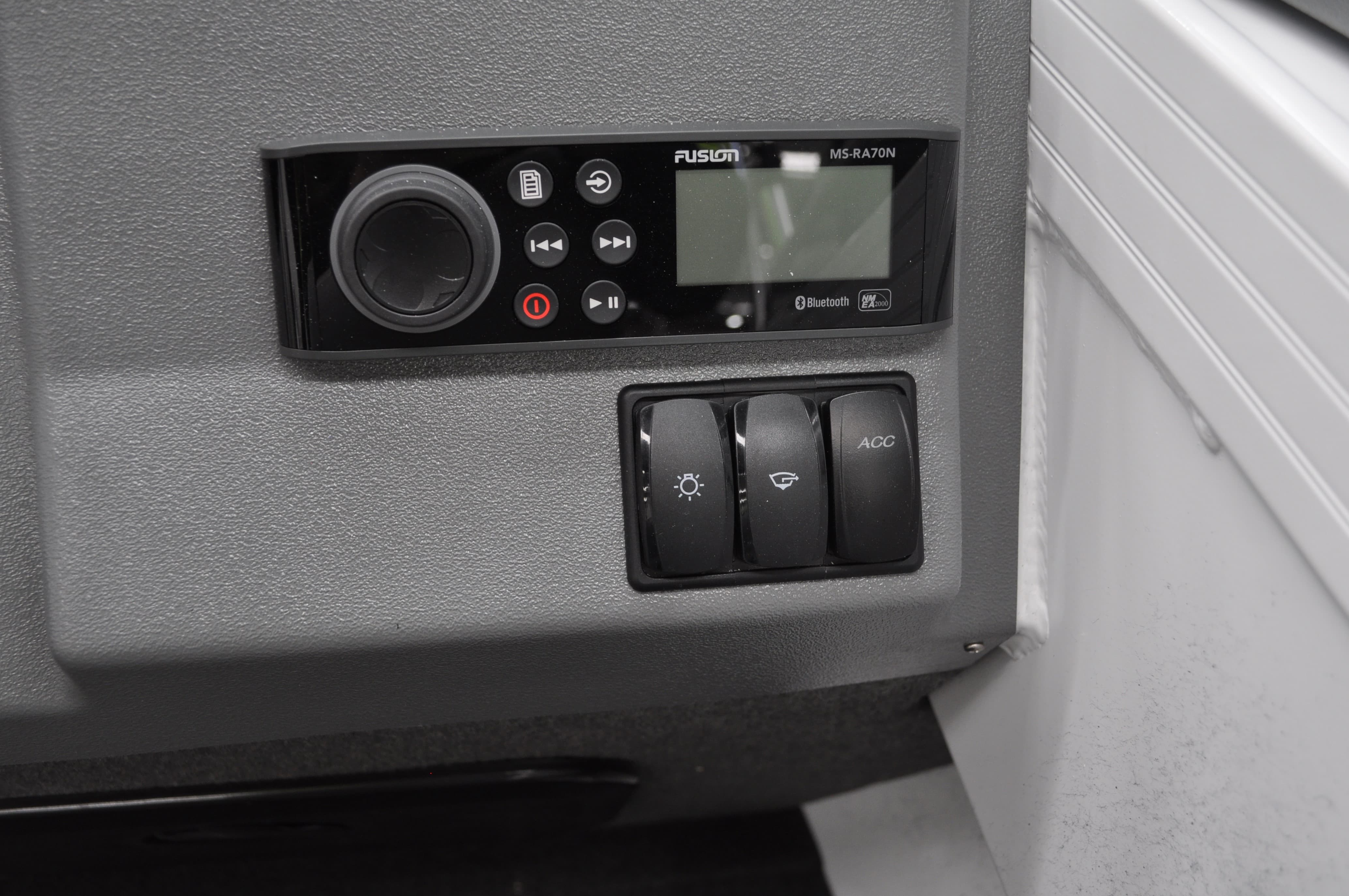 Fusion Stereo & Speakers