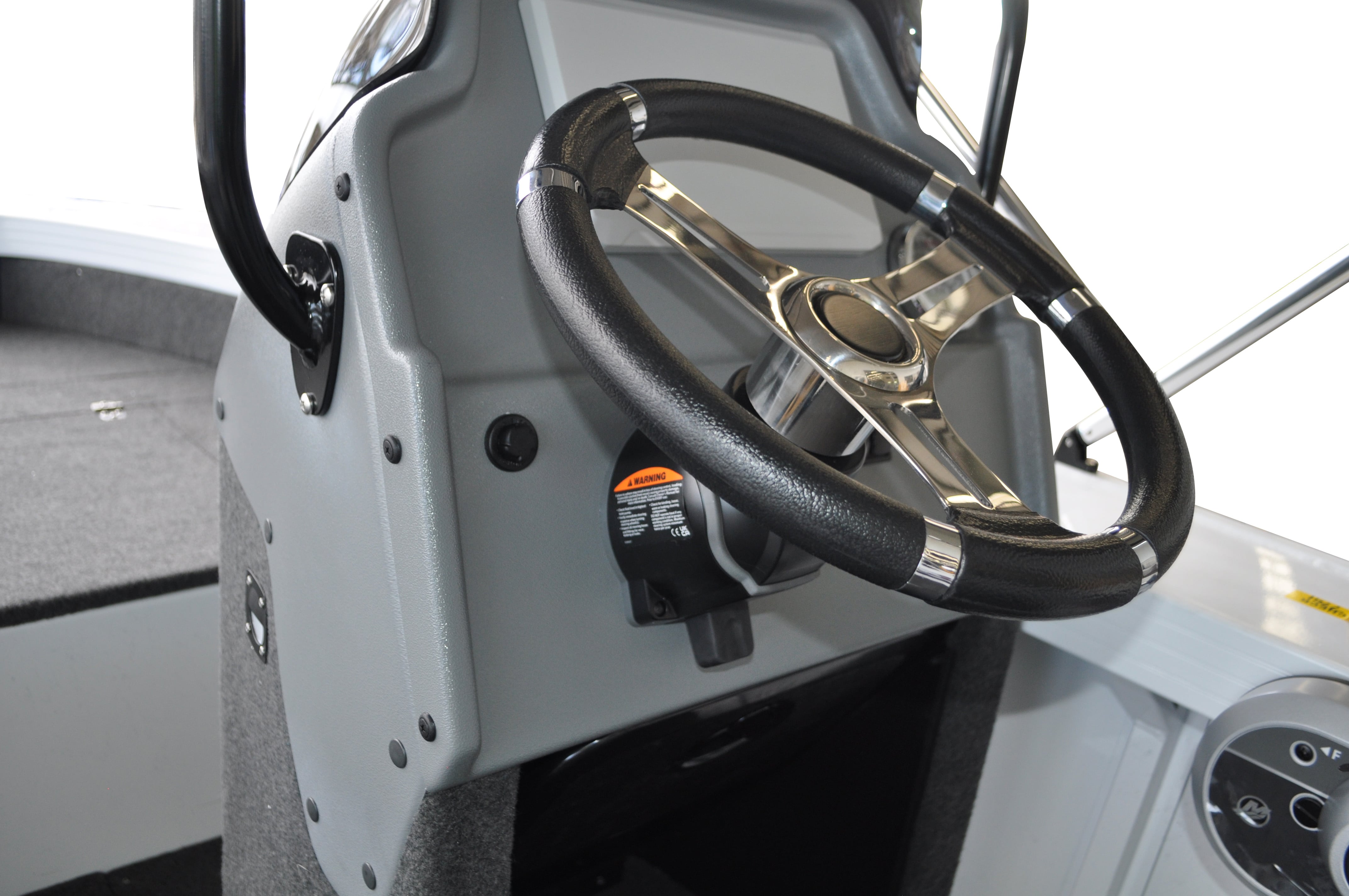 Helm: Hydraulic Tilt Steering